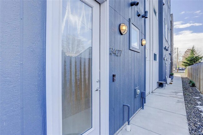 Building Photo - 3427 W 16th Ave