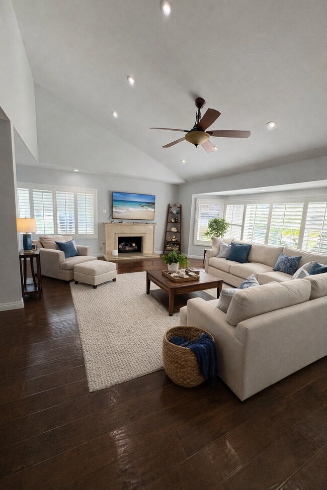 Foto del edificio - Beautiful single story home in Anaheim Hills. MUST SEE