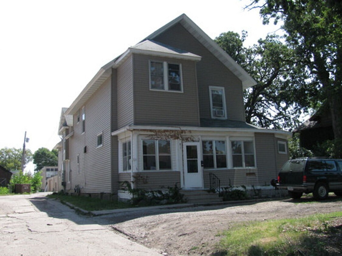 Primary Photo - 217 S 12th St