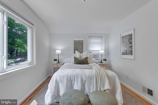 Foto del edificio - 2842 30th St NE