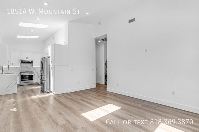 Building Photo - 1851 W Mountain St