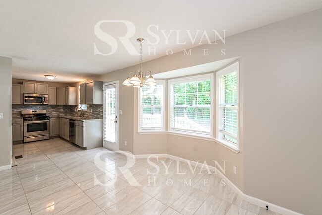 Foto del edificio - Prepare to fall in love with this 4 bedroom, 2.5 bathroom home