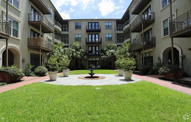 La Maison River Oaks Apartments - Houston, TX | Apartments.com