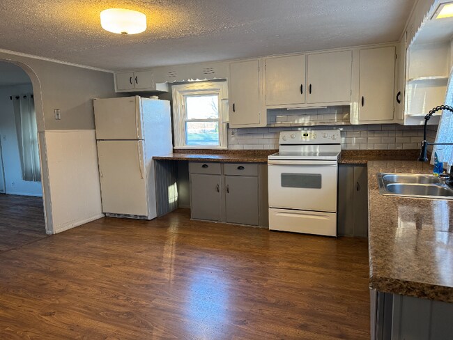 Foto del edificio - 815 Race Track Rd