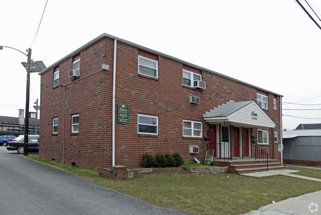 Exterior - Elros Village Apartments