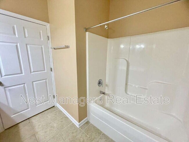 Foto del edificio - 635 Marshtree Ln
