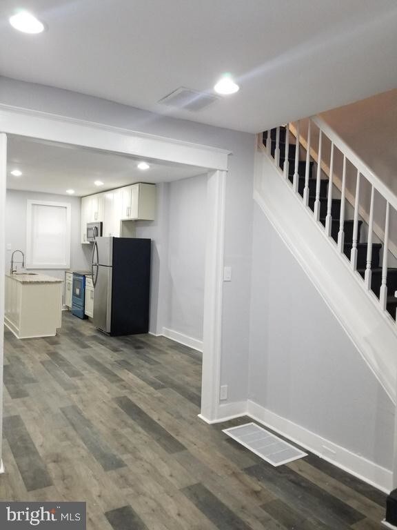 Building Photo - 5558 Blakemore St