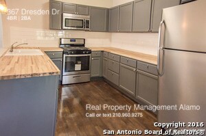 Building Photo - 367 Dresden Dr
