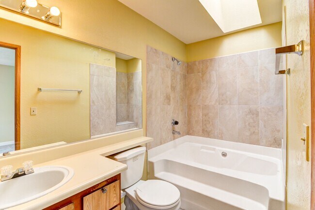 Foto del edificio - 2980 Juniper Hills Blvd