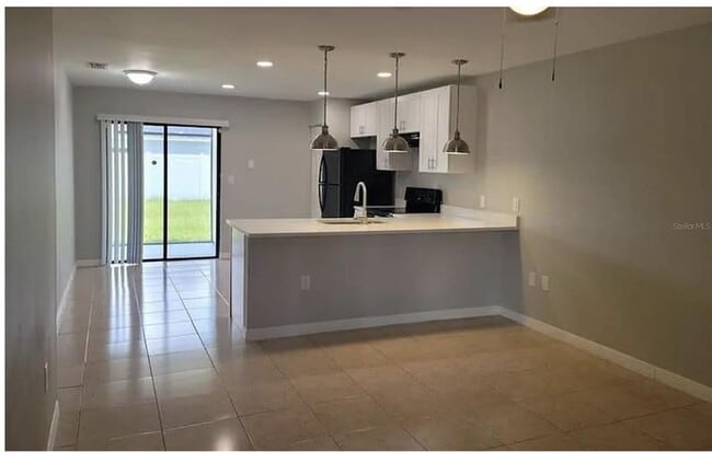 Building Photo - 783 Squirrel Ct