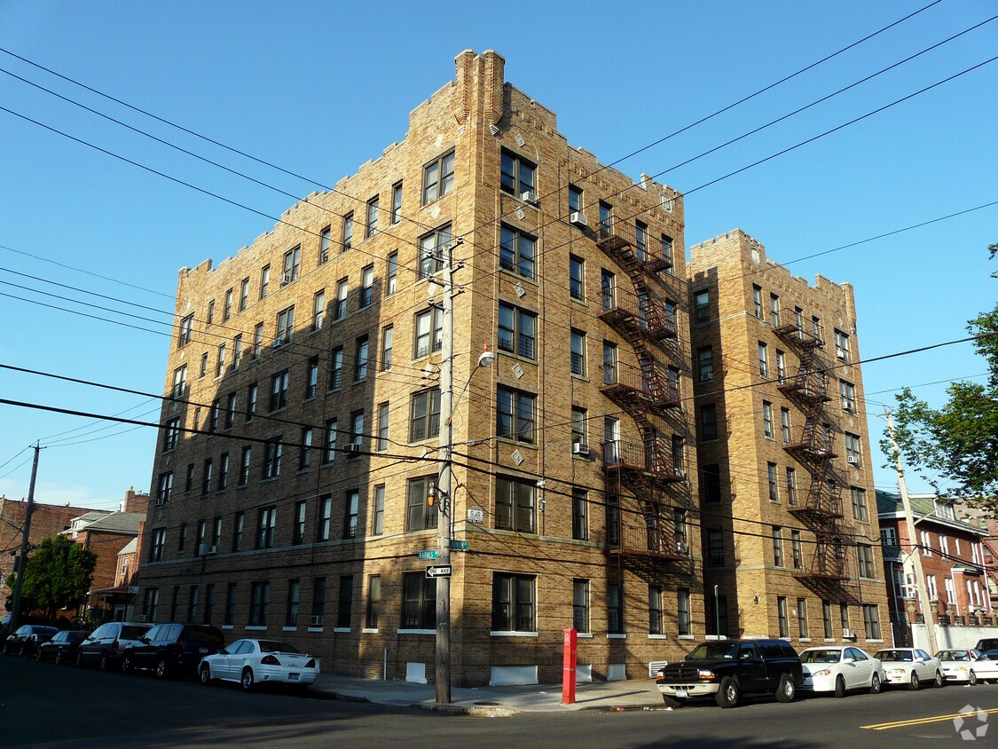 Foto del edificio - 788 Arnow Ave