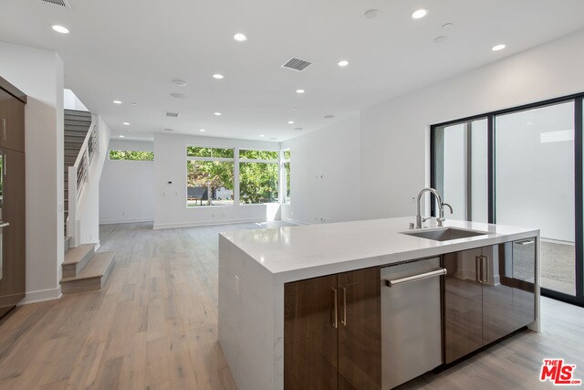 Building Photo - 12983 Bluff Creek Dr