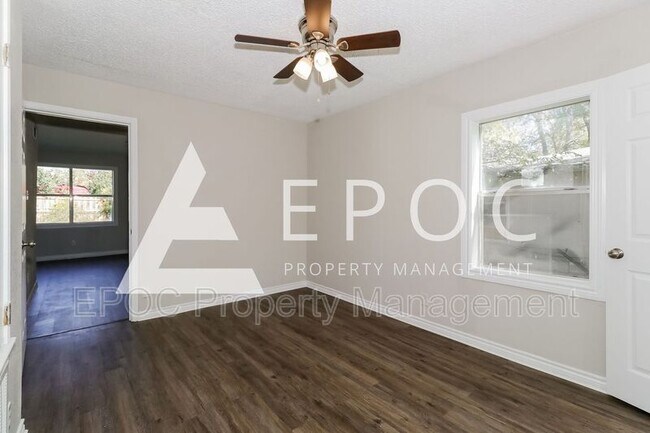 Foto del edificio - 1428 E Avenue D