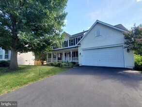 Building Photo - 20960 Capilano Ct