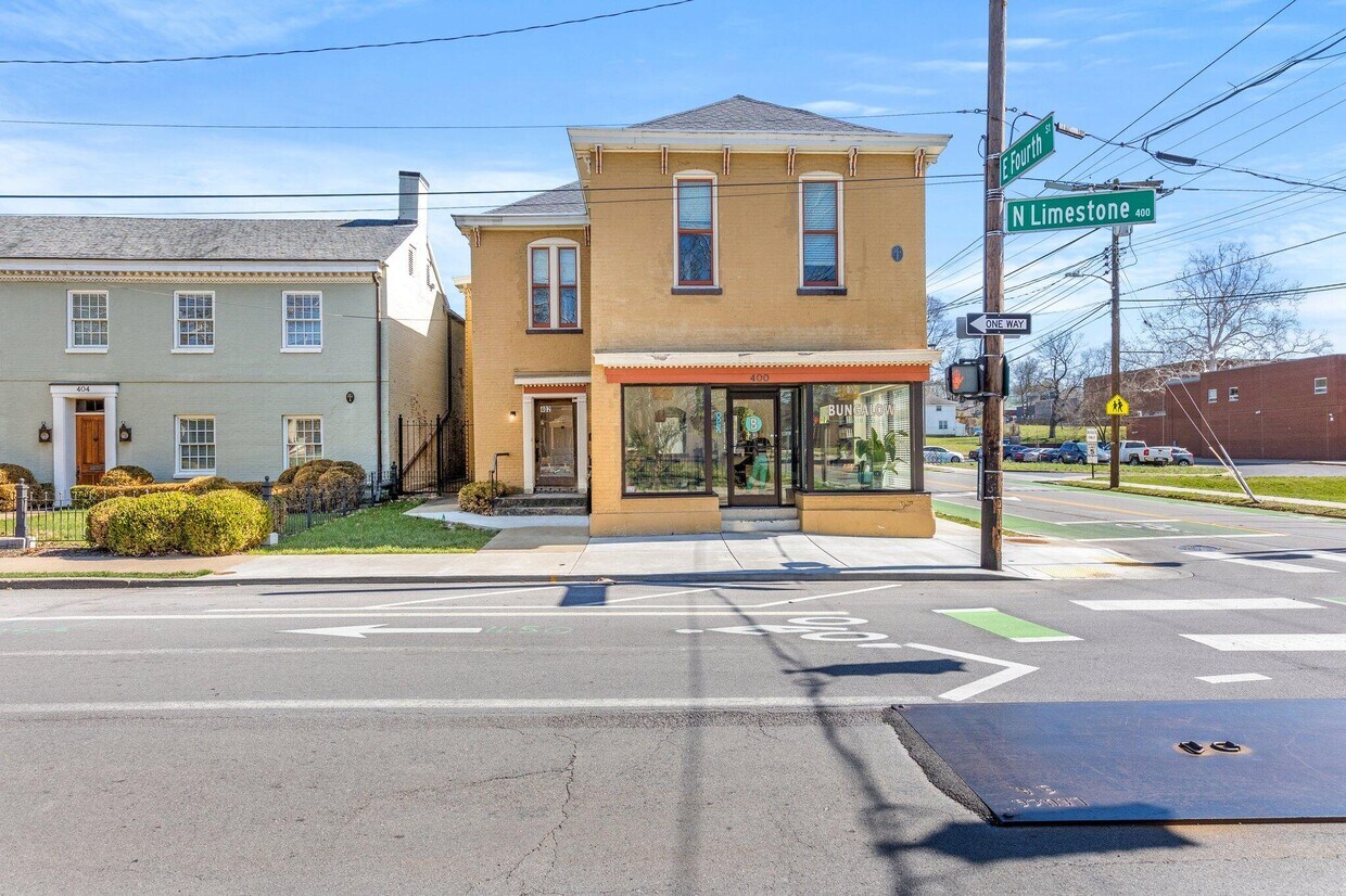 Primary Photo - 400 N Limestone