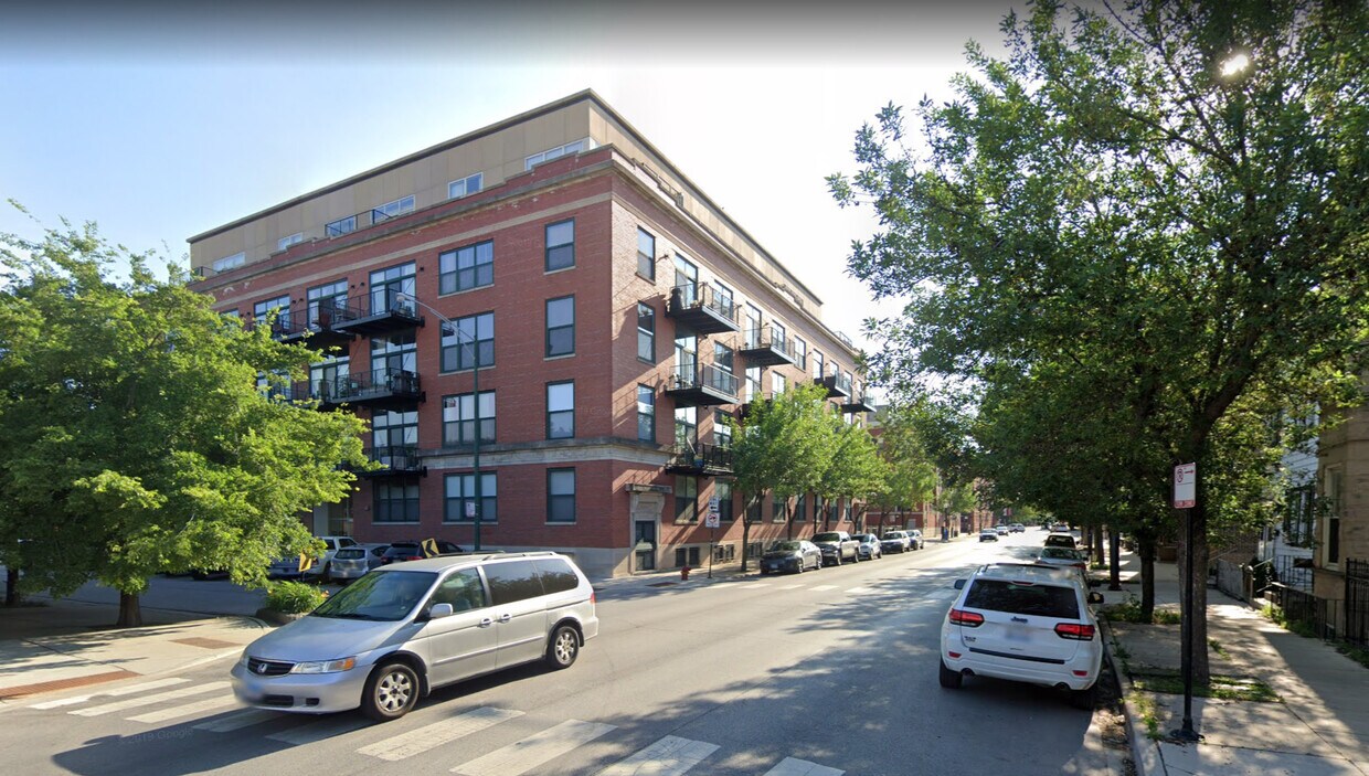 Primary Photo - 3500 S Sangamon St