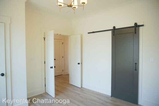 Foto del edificio - 5 br, 3 bath House - 2648 Wendell Way