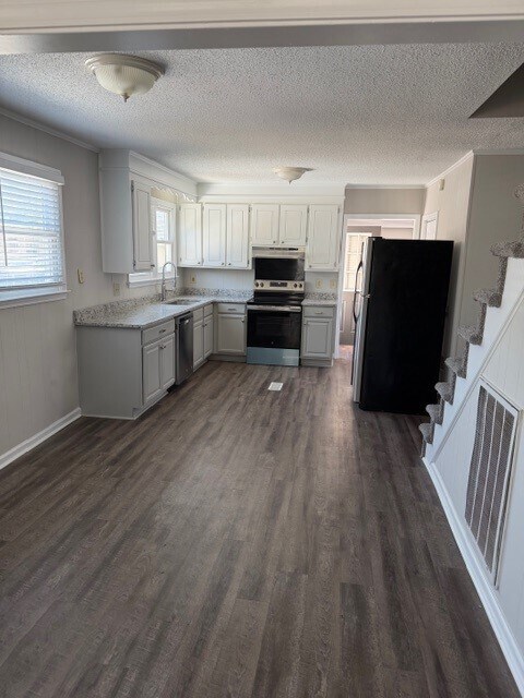 Cocina - 102 Hickory St