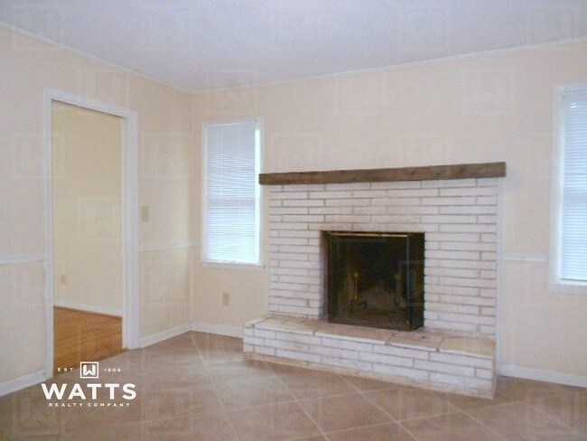 Building Photo - 2305 Mountain Oaks Ln