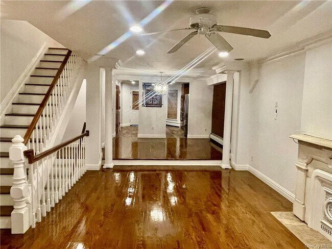 Building Photo - 25 E 126th St