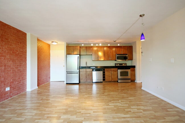 Building Photo - Light-Filled & Upgraded JPA Condo (Lease P...