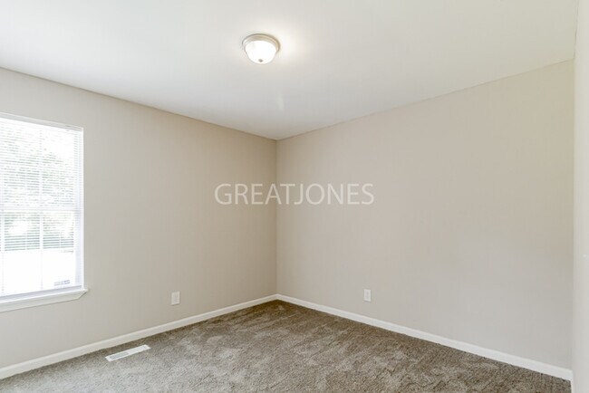Foto del edificio - REDUCED!
