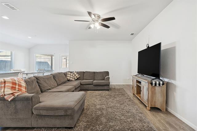 Building Photo - 421 Houndstooth Dr