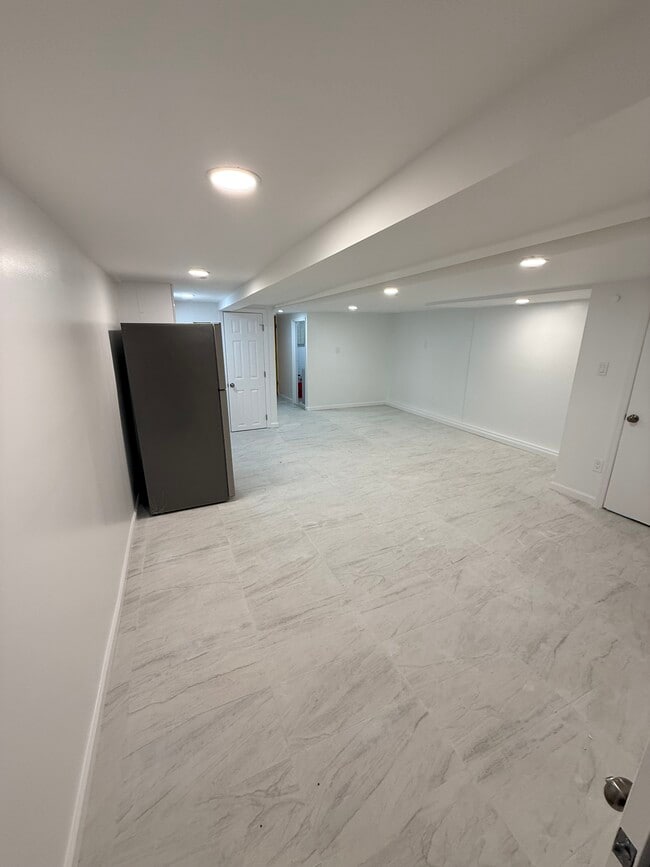 Foto del edificio - 2068 33rd St