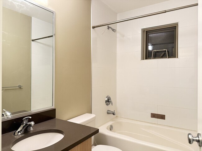 Photo du bâtiment - 7168 Stride Ave