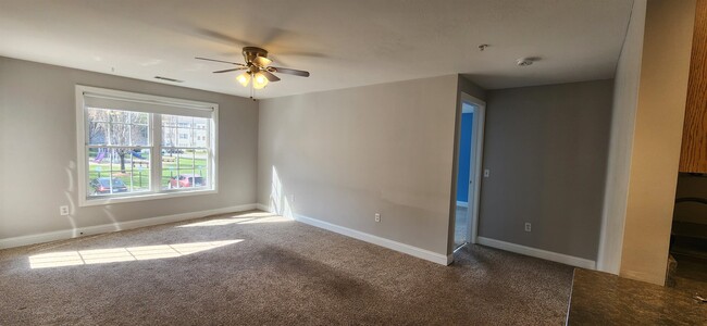 Building Photo - 14 Vista Ridge Dr