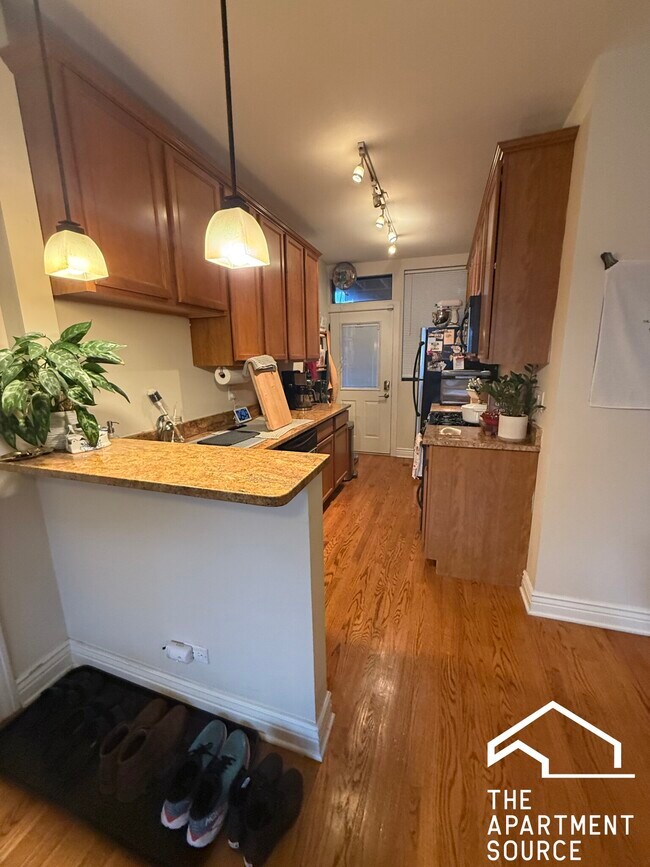 Foto del edificio - 3437 N Lakewood Ave