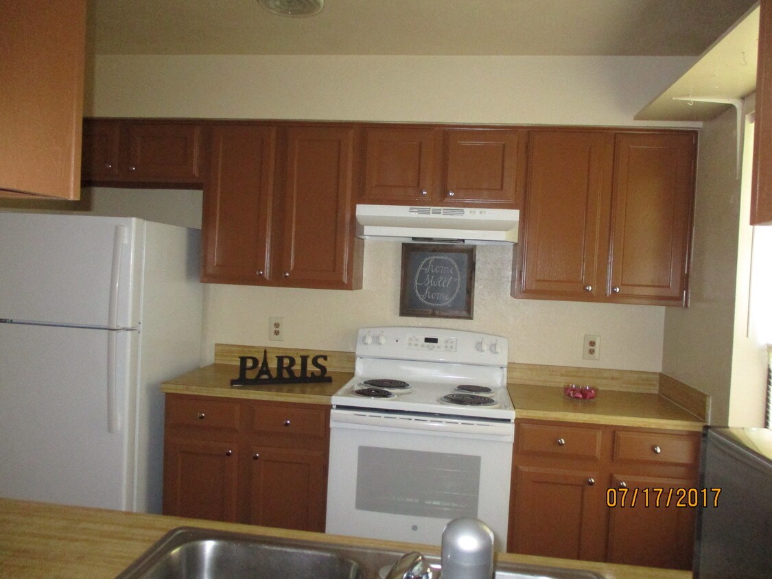 Primary Photo - 2221 Stella St