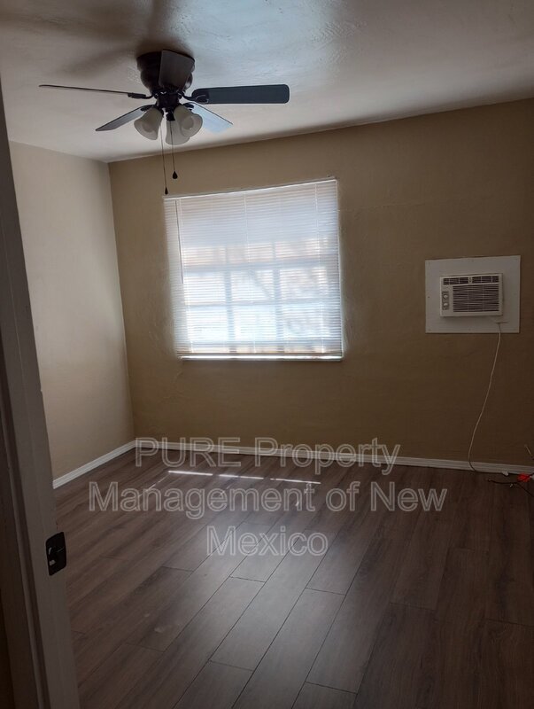 Building Photo - 546 Alvarado Dr SE