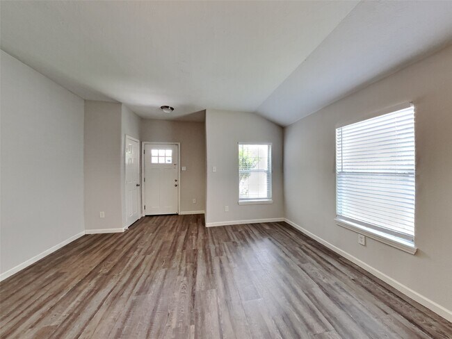 Foto del edificio - 18347 Austin Oak Ln
