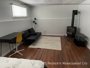 Building Photo - 98 Maple Dr