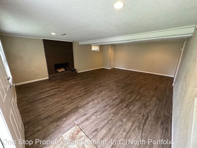 Building Photo - 3 br, 2 bath House - 8718 Stark Ave