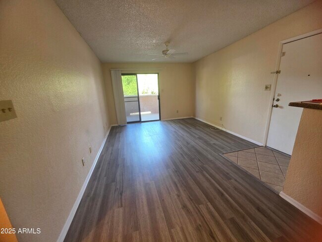 Building Photo - 5757 W Eugie Ave