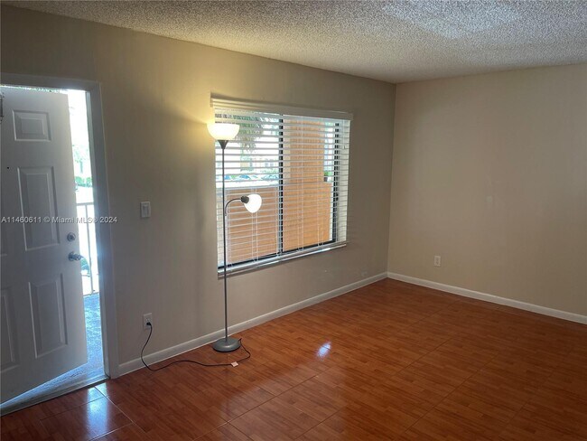 Foto del edificio - 6900 SW 39th St