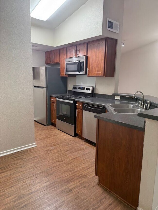 Foto del edificio - Pointe 360 - 1 Bedroom w/ private garage