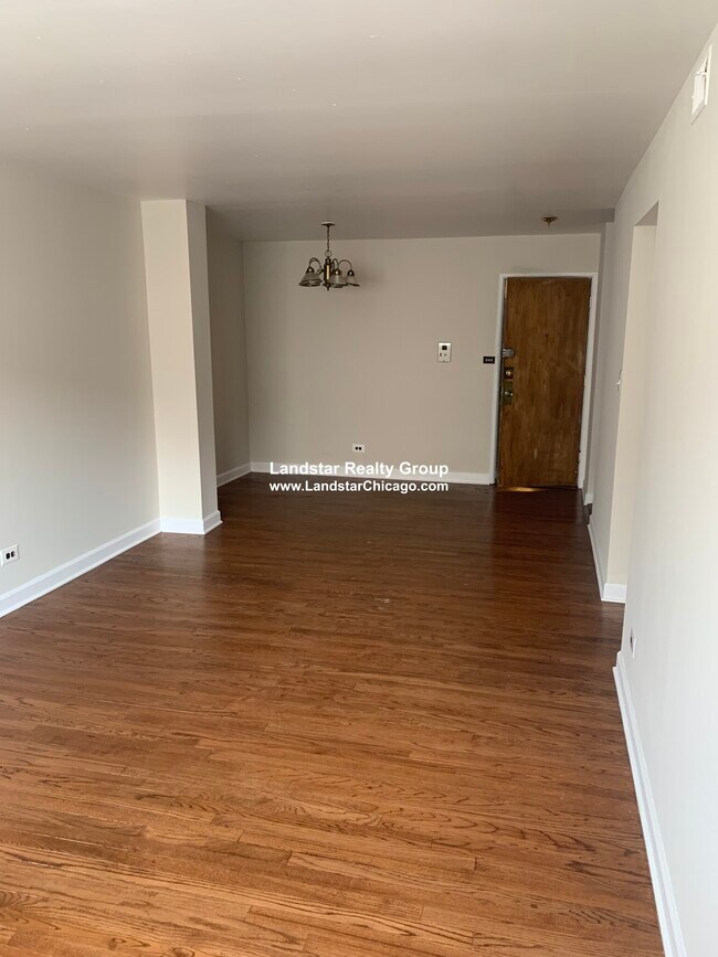 Foto del edificio - 5917 N Kenmore Ave