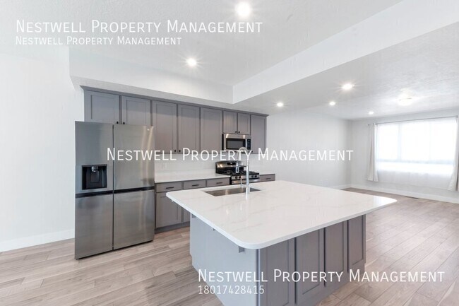 Foto del edificio - Modern 4-bed Townhome in American Fork