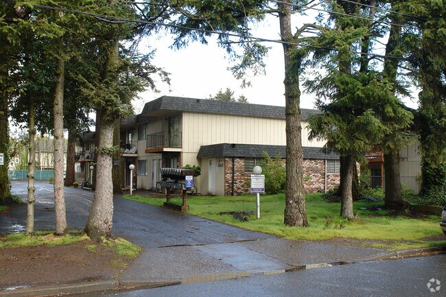 Building Photo - The Forest Retreat Apartments