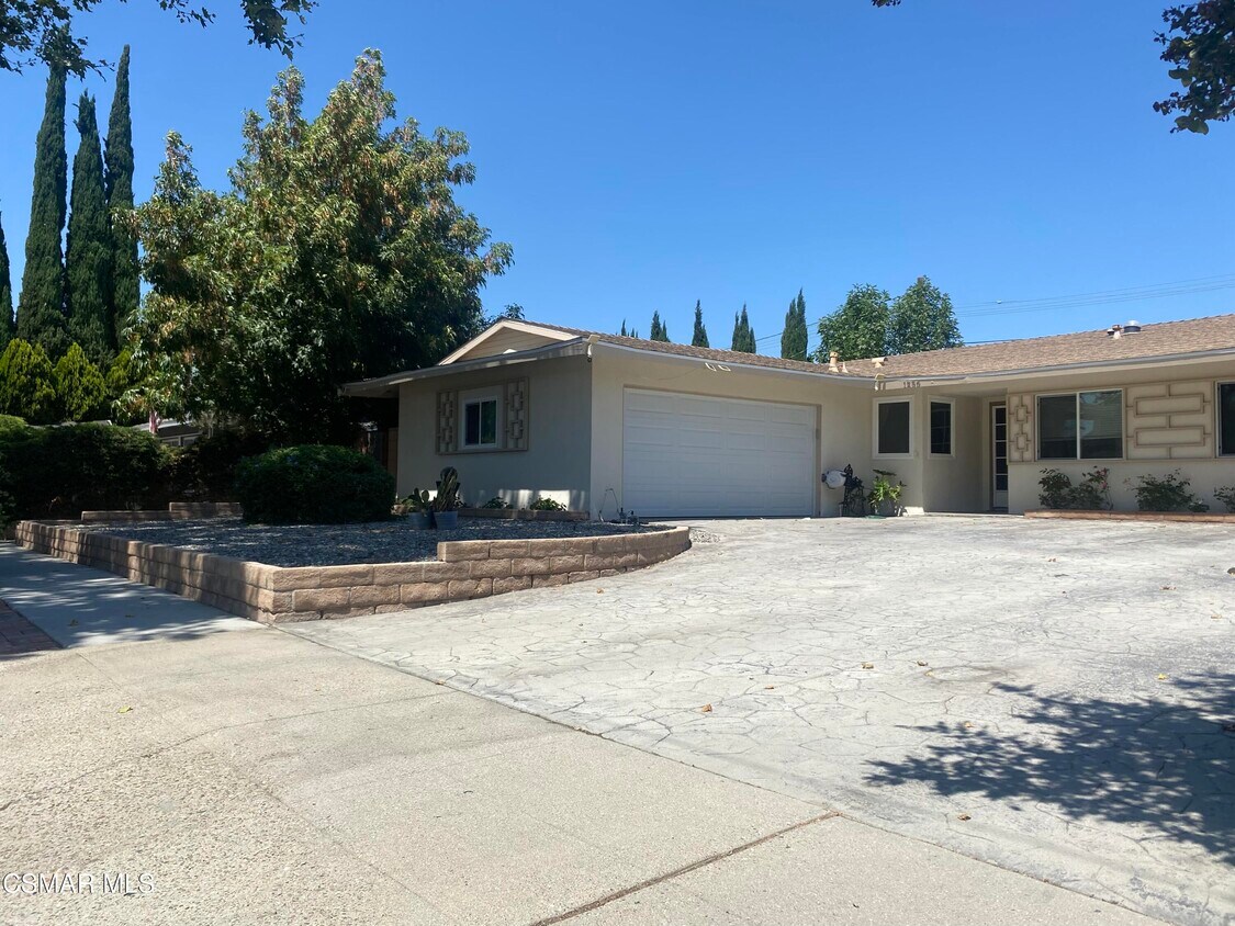 Primary Photo - 1256 Sycamore Dr
