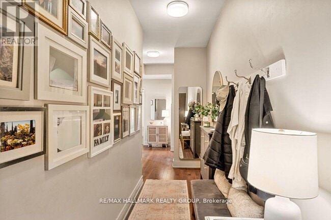 Building Photo - 88 Richmond Rd