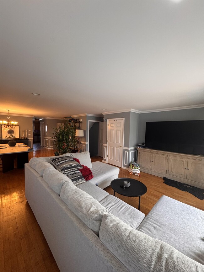 Foto del edificio - 241 Knox Ave
