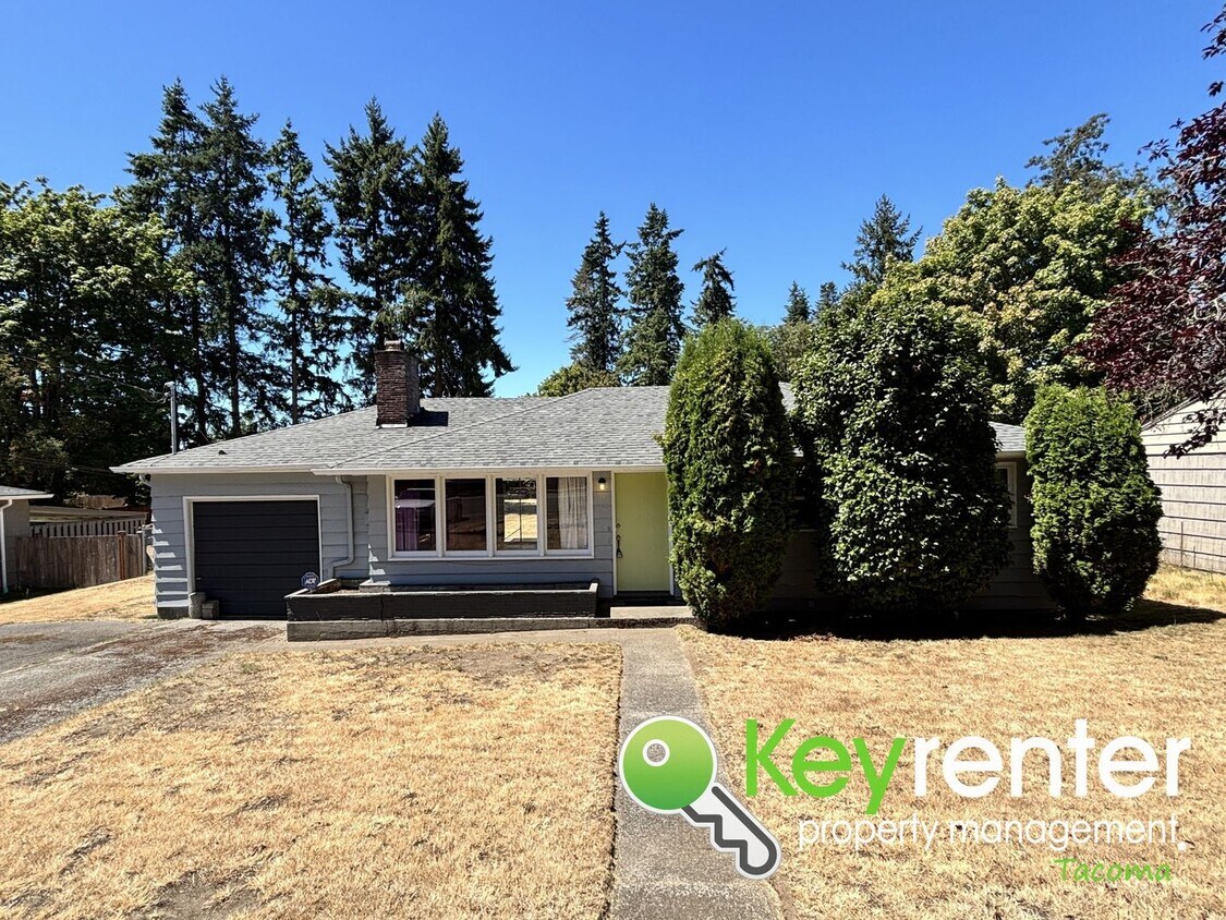 Primary Photo - Updated 3 Bedroom Home with Huge Backyard ...