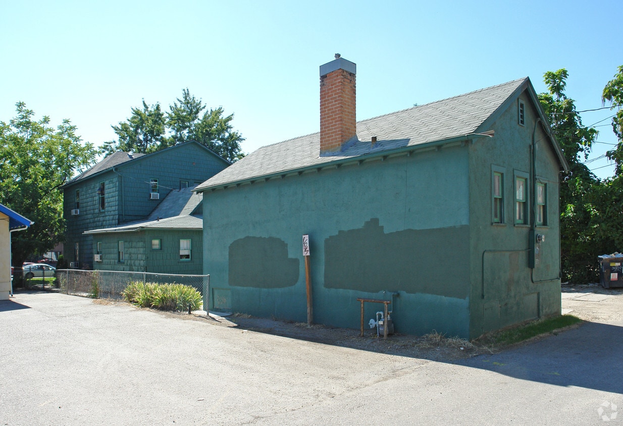 Primary Photo - 1216 W State St