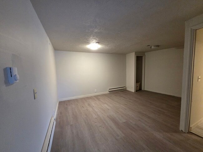 Building Photo - 35 Main St