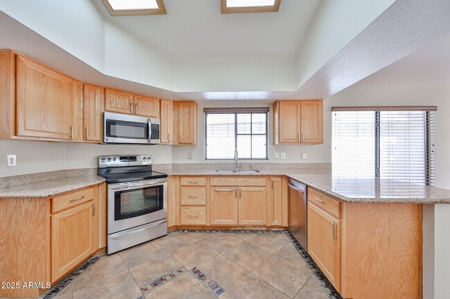 Building Photo - 7539 W Sequoia Dr