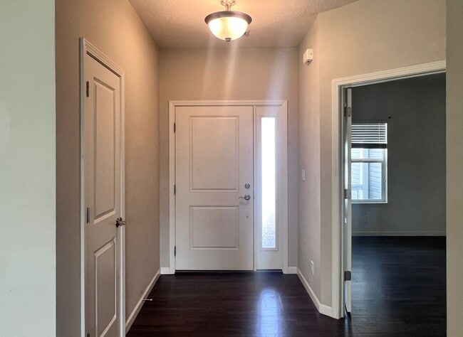 Building Photo - Newer Ranch Home in Avalon Bluff - 3 Bedrooms Plus a Den